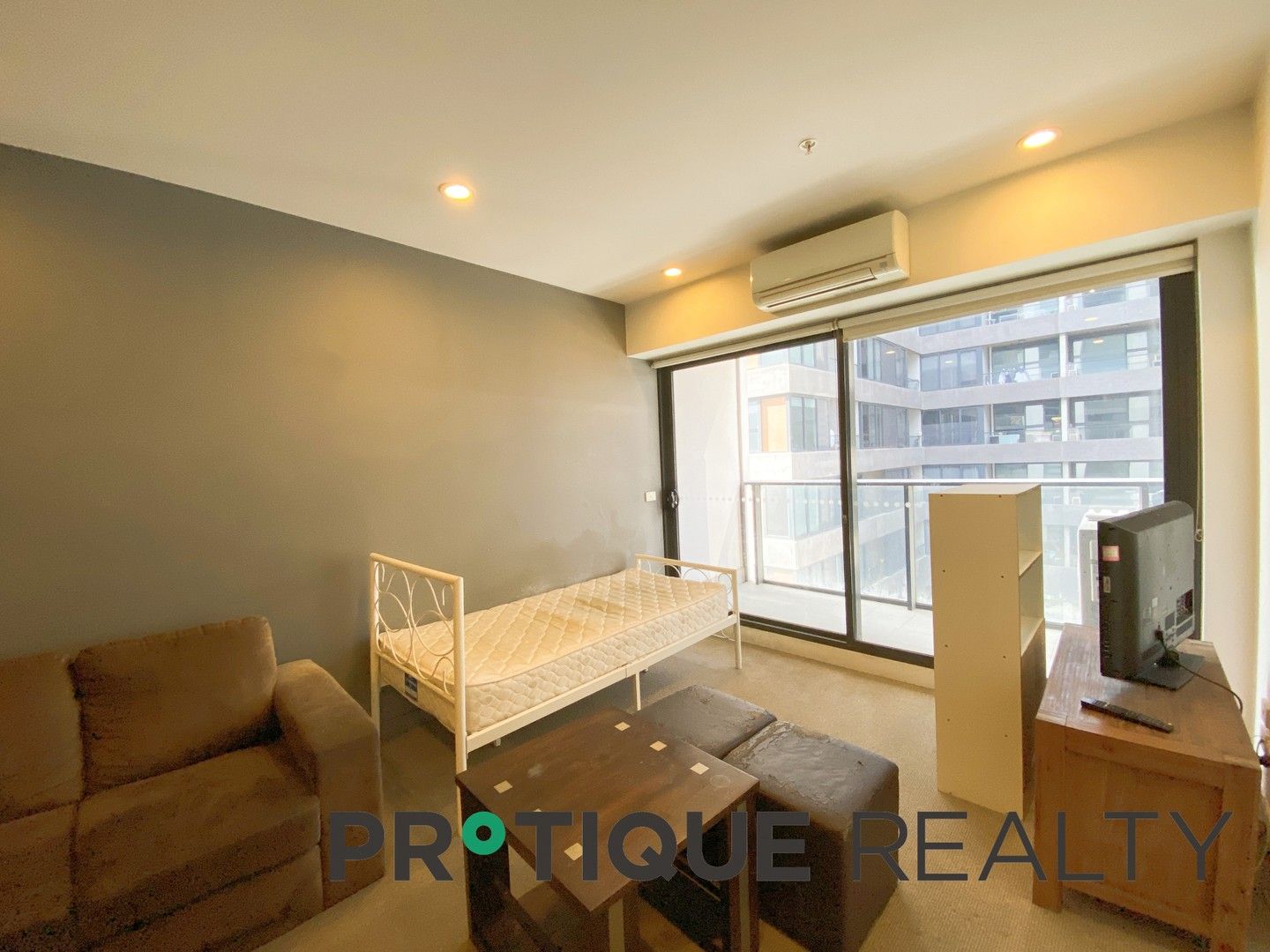 2 bedrooms Apartment / Unit / Flat in 703/33 Batman Street WEST MELBOURNE VIC, 3003