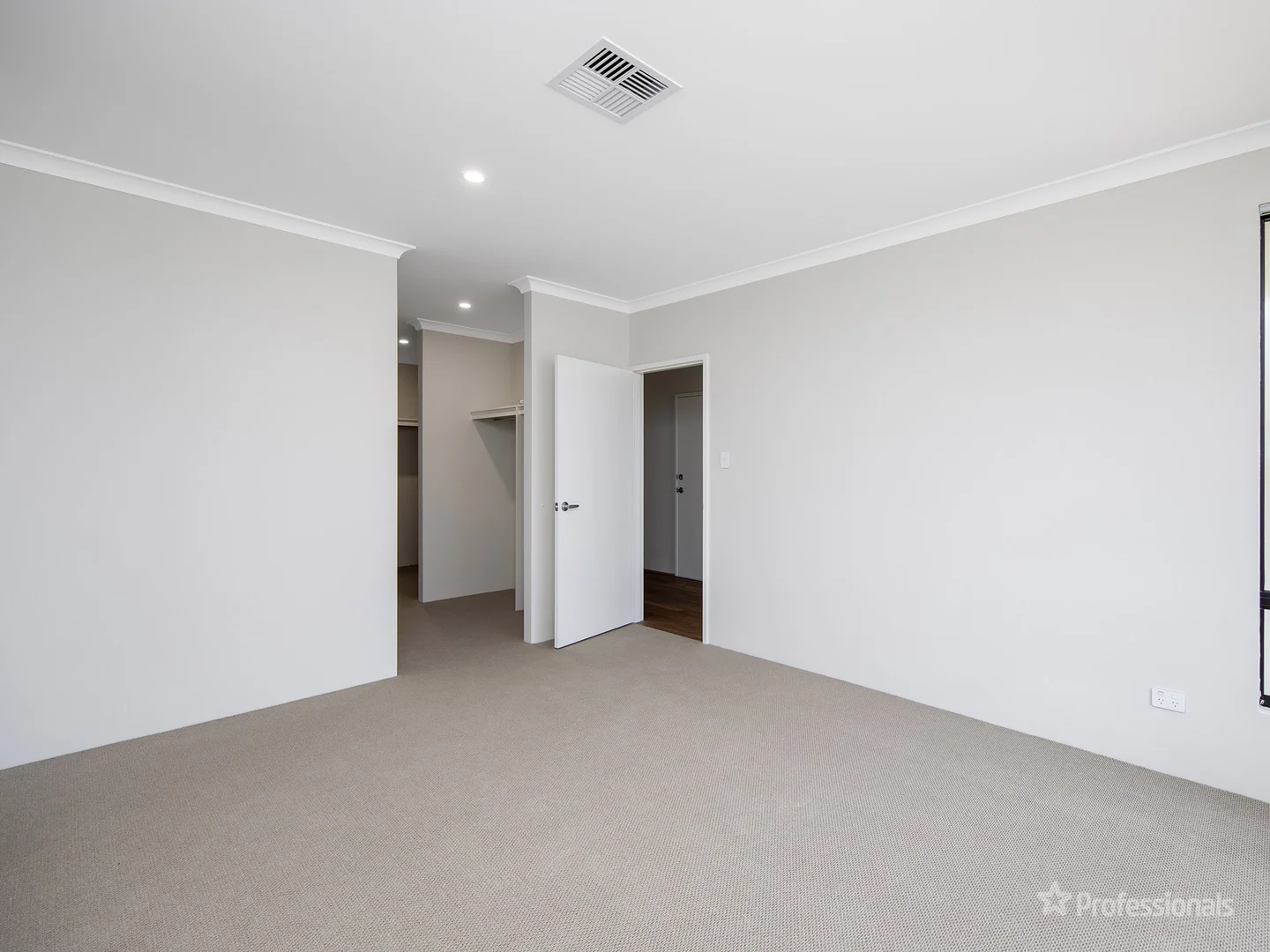 Additional image 5 of 8 Almond Street, Eglinton WA 6034