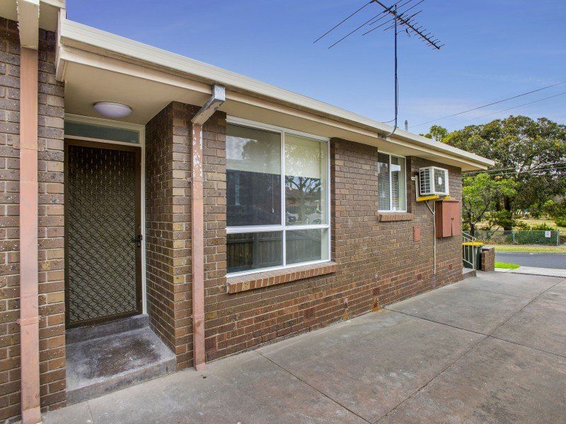 2/9 Moule Street, Brunswick West VIC 3055