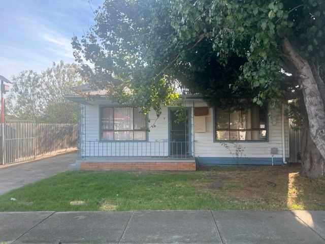 4 bedrooms House in 4 Dempster Street WEST FOOTSCRAY VIC, 3012