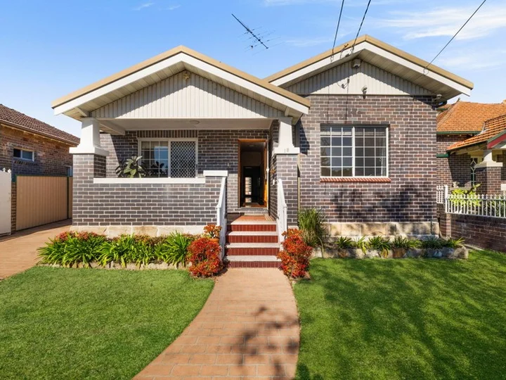 18 Waterside Crescent, Earlwood NSW 2206