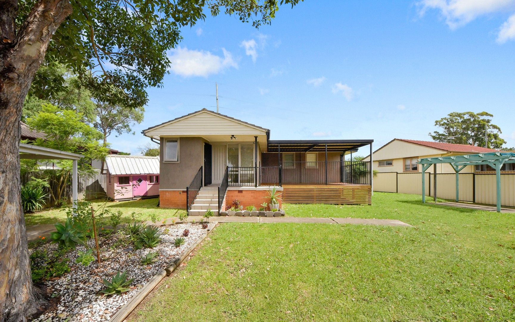 3 bedrooms House in 11 Eurabbie Place MACQUARIE FIELDS NSW, 2564