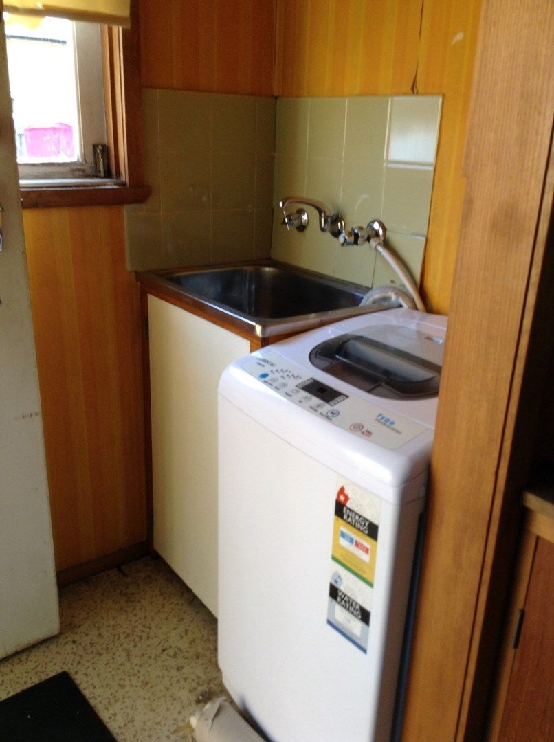 1 bedrooms Apartment / Unit / Flat in 47B Wallace Street MORWELL VIC, 3840