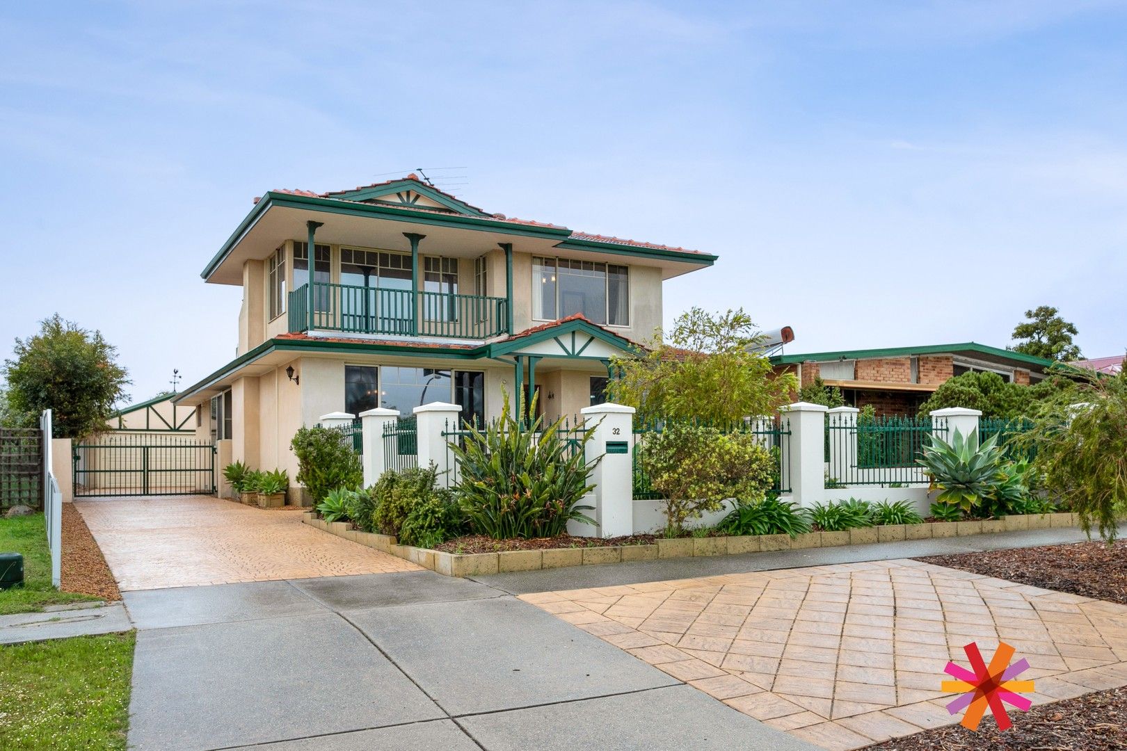 5 bedrooms House in 32 Wendouree Road WILSON WA, 6107