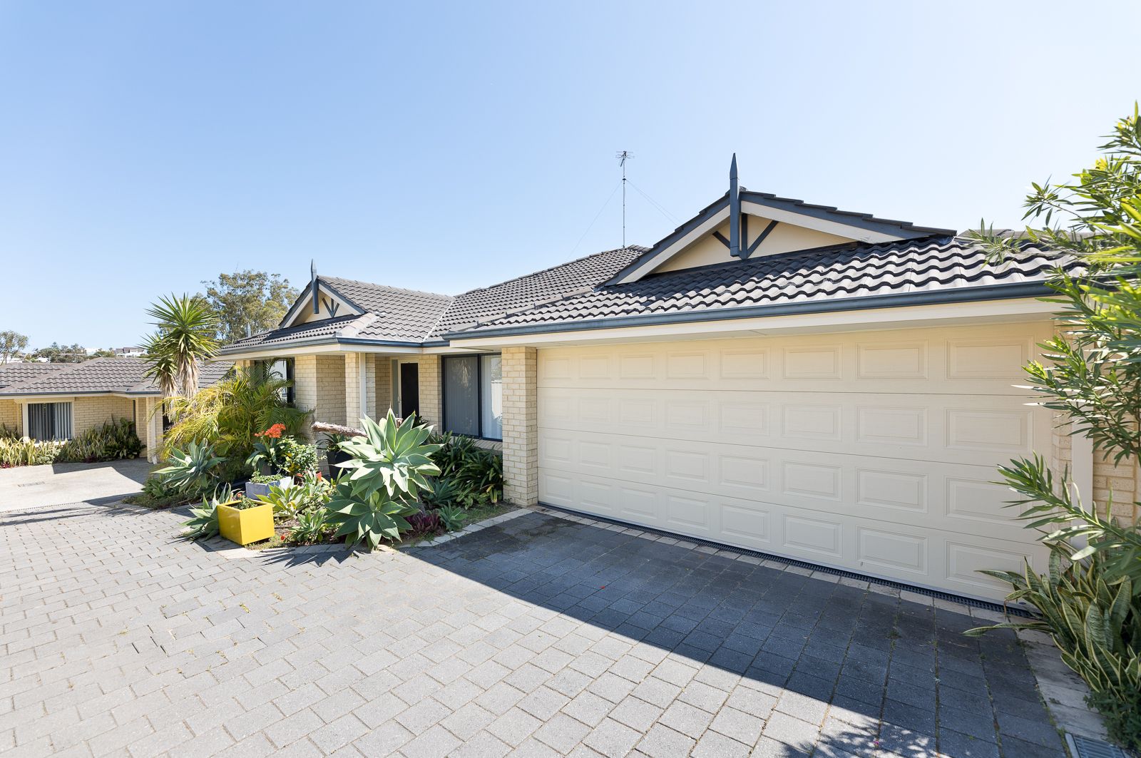 3 bedrooms Villa in 55B Calais Road SCARBOROUGH WA, 6019