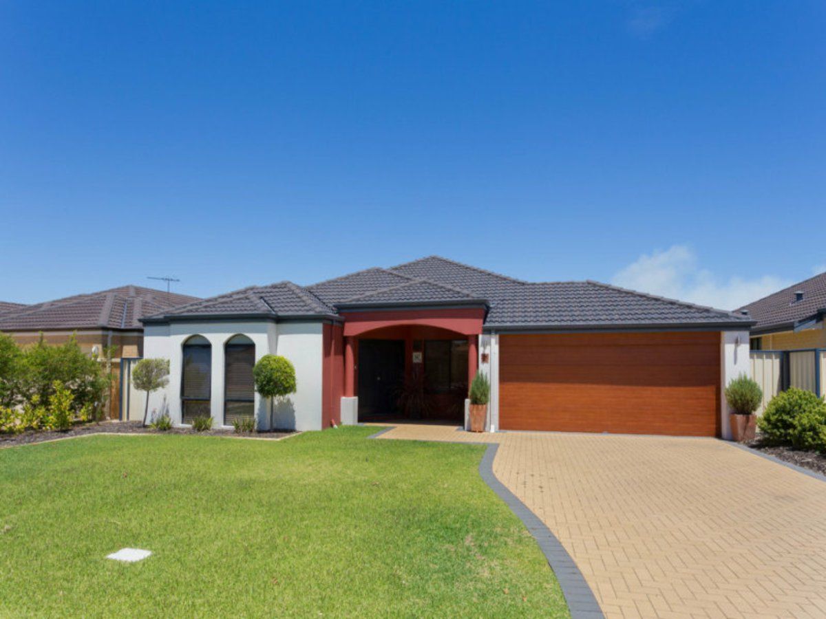 4 bedrooms House in 17 Gadsden Terrace SUCCESS WA, 6164