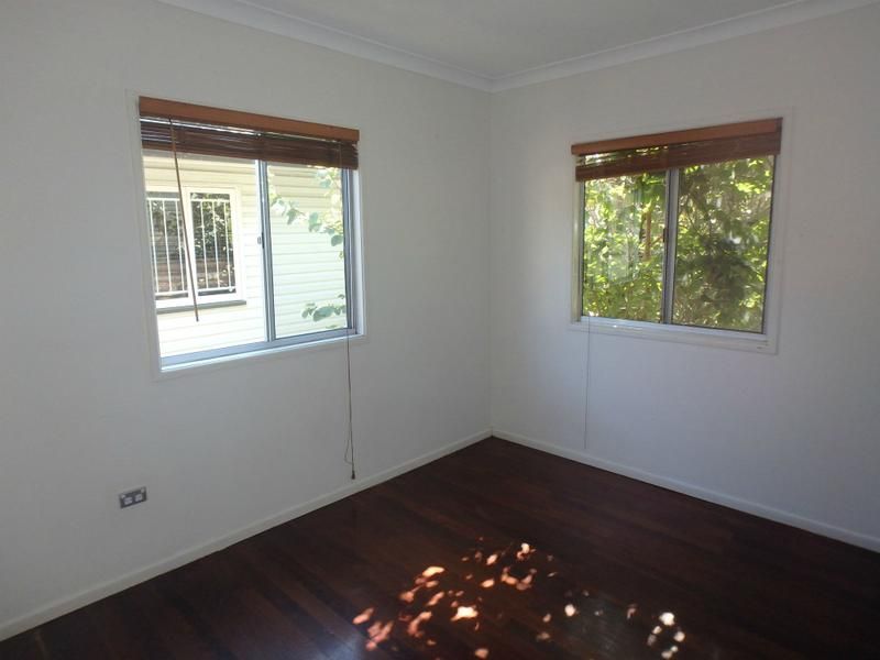 29 Russell Avenue, Norman Park QLD 4170, Image 2