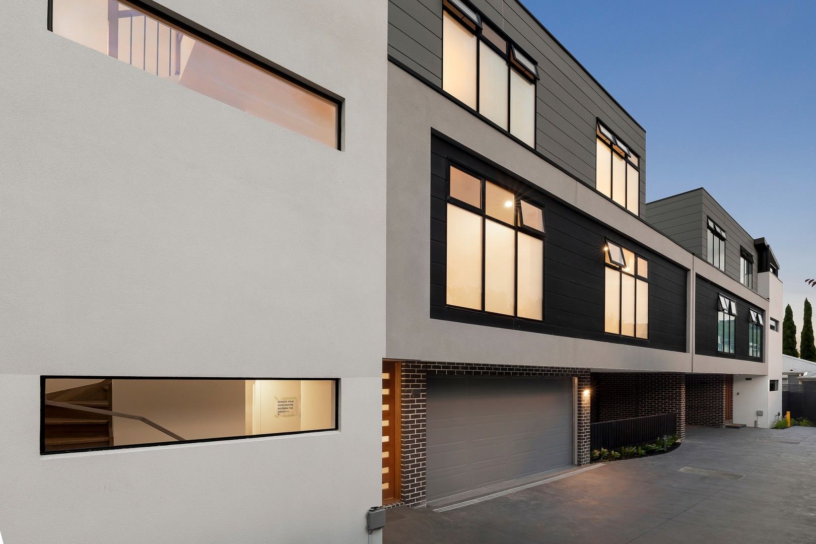 4 bedrooms Townhouse in 1/32b Charming Street HAMPTON EAST VIC, 3188