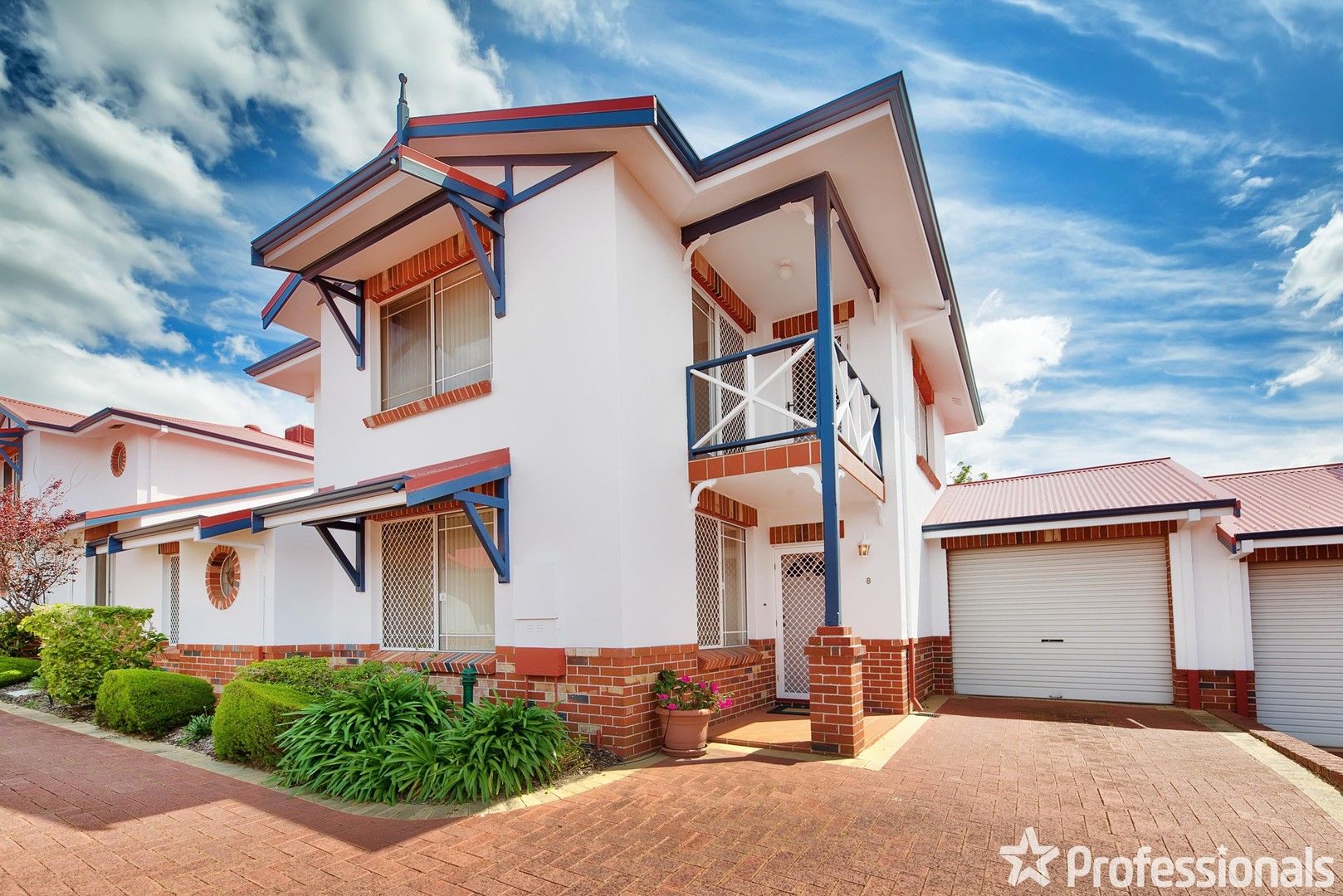 3 bedrooms Townhouse in 8/9 Wynyard Street YOKINE WA, 6060