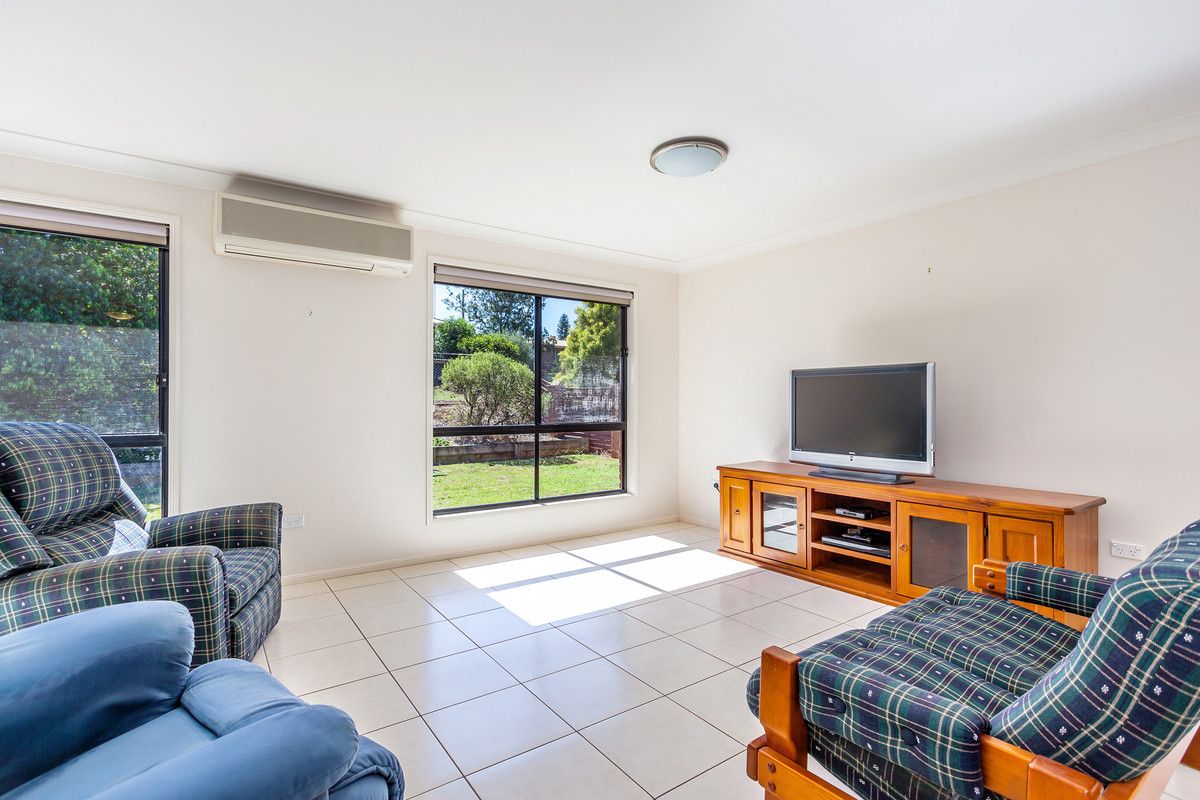 58 Holly Avenue, Cawdor QLD 4352, Image 2