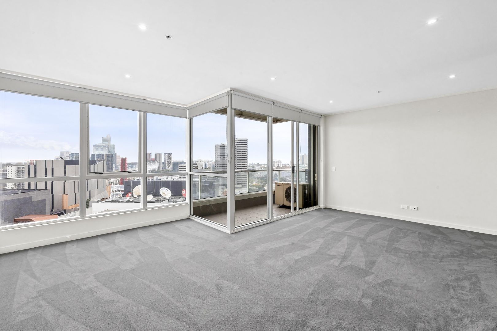 2 bedrooms Apartment / Unit / Flat in 1301/14 Kavanaugh Street SOUTHBANK VIC, 3006
