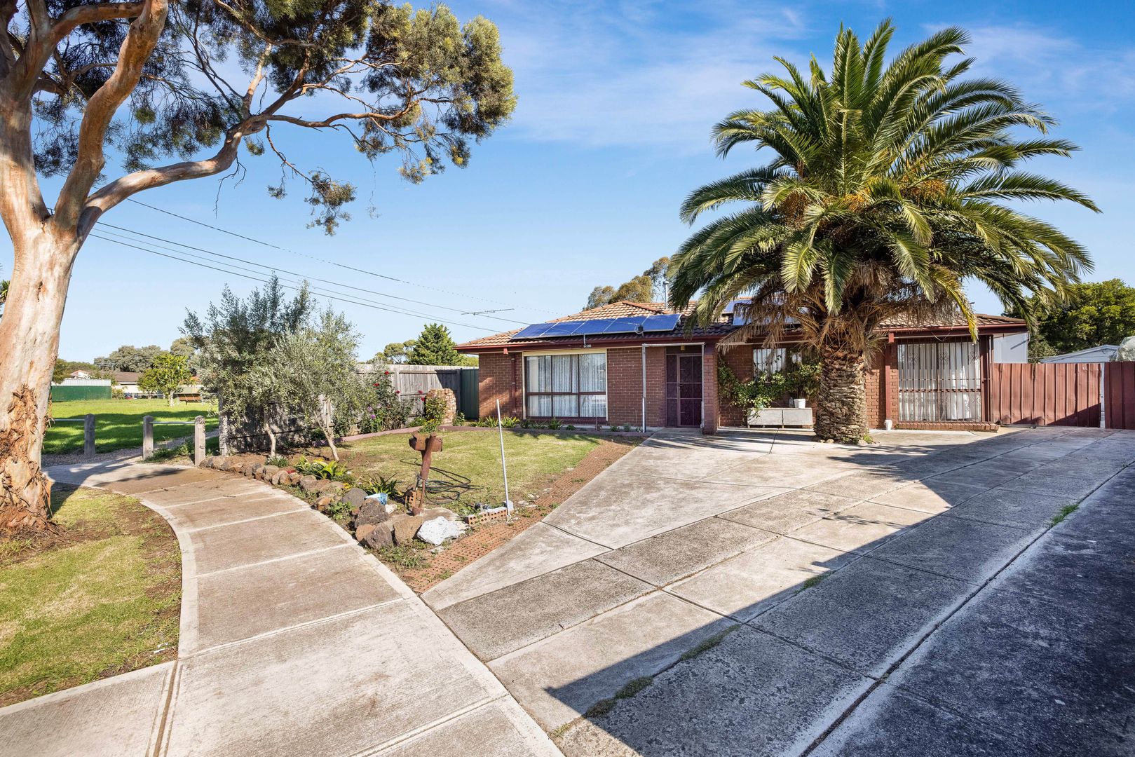 10 Uplands Court, Meadow Heights VIC 3048 Domain