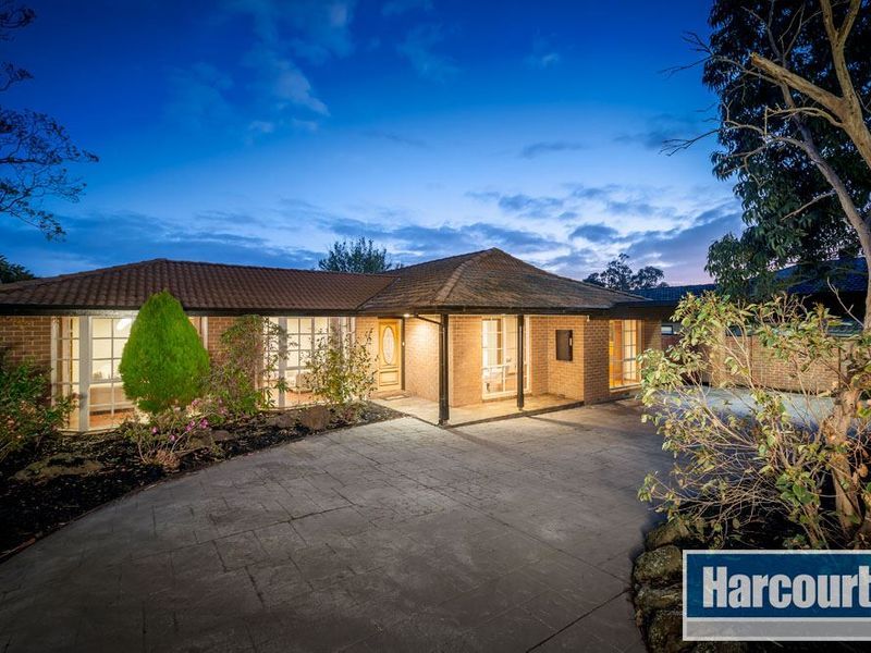 4 bedrooms House in 10 Marlesford Avenue WANTIRNA VIC, 3152