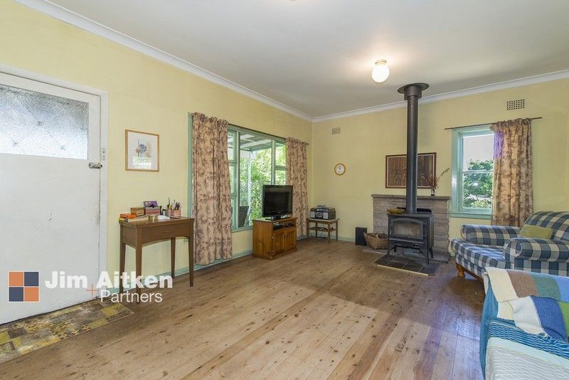 8 Highland Road, Faulconbridge NSW 2776, Image 2