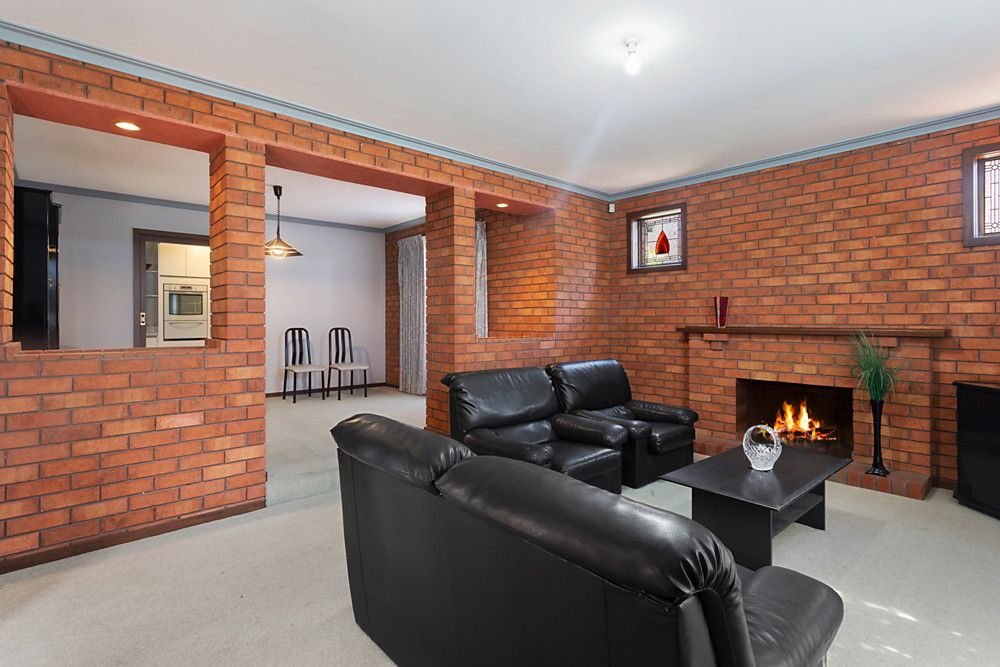 25 Windsor Drive, Avondale Heights VIC 3034, Image 1