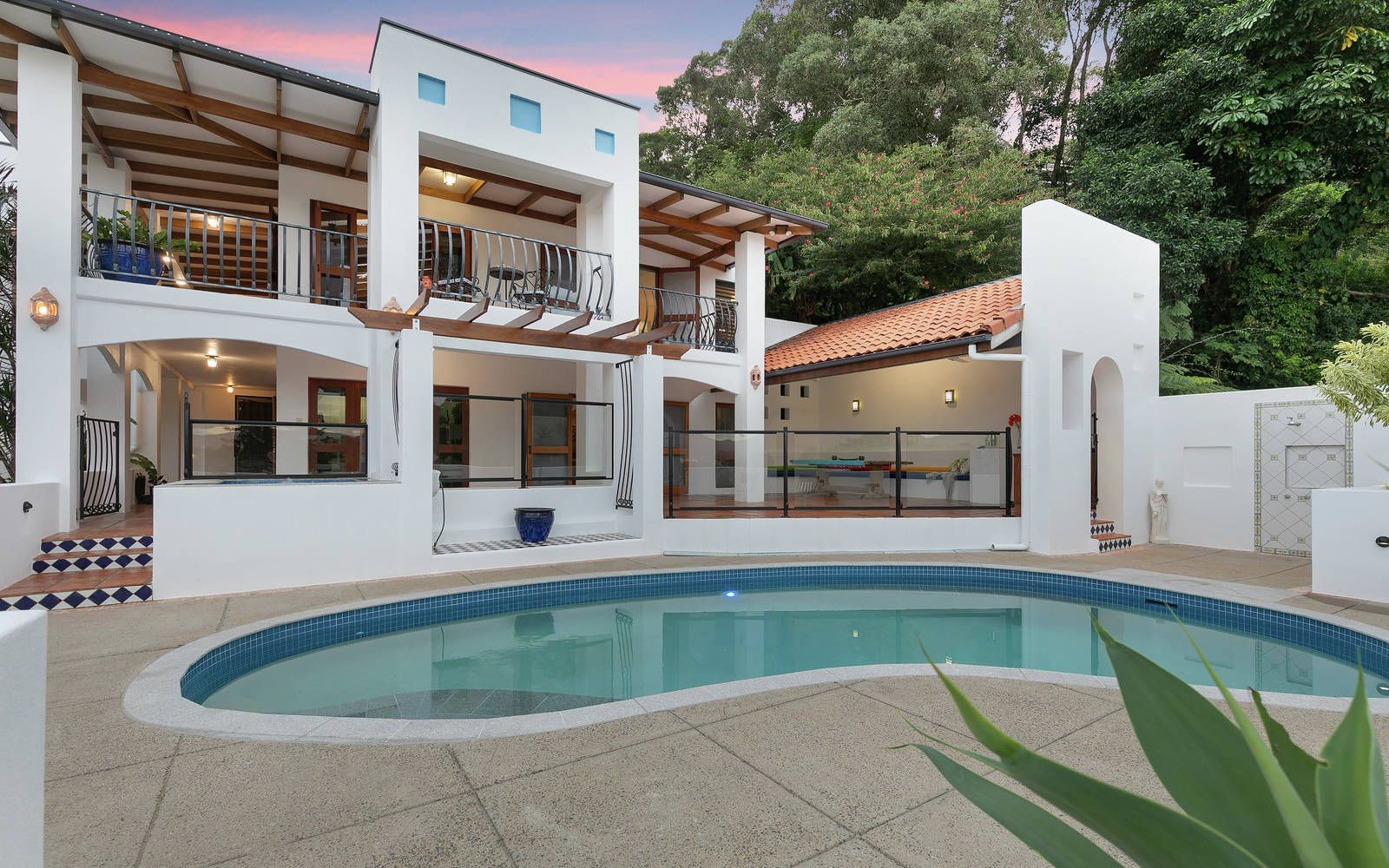 5 bedrooms House in 543 McCormack Street EDGE HILL QLD, 4870