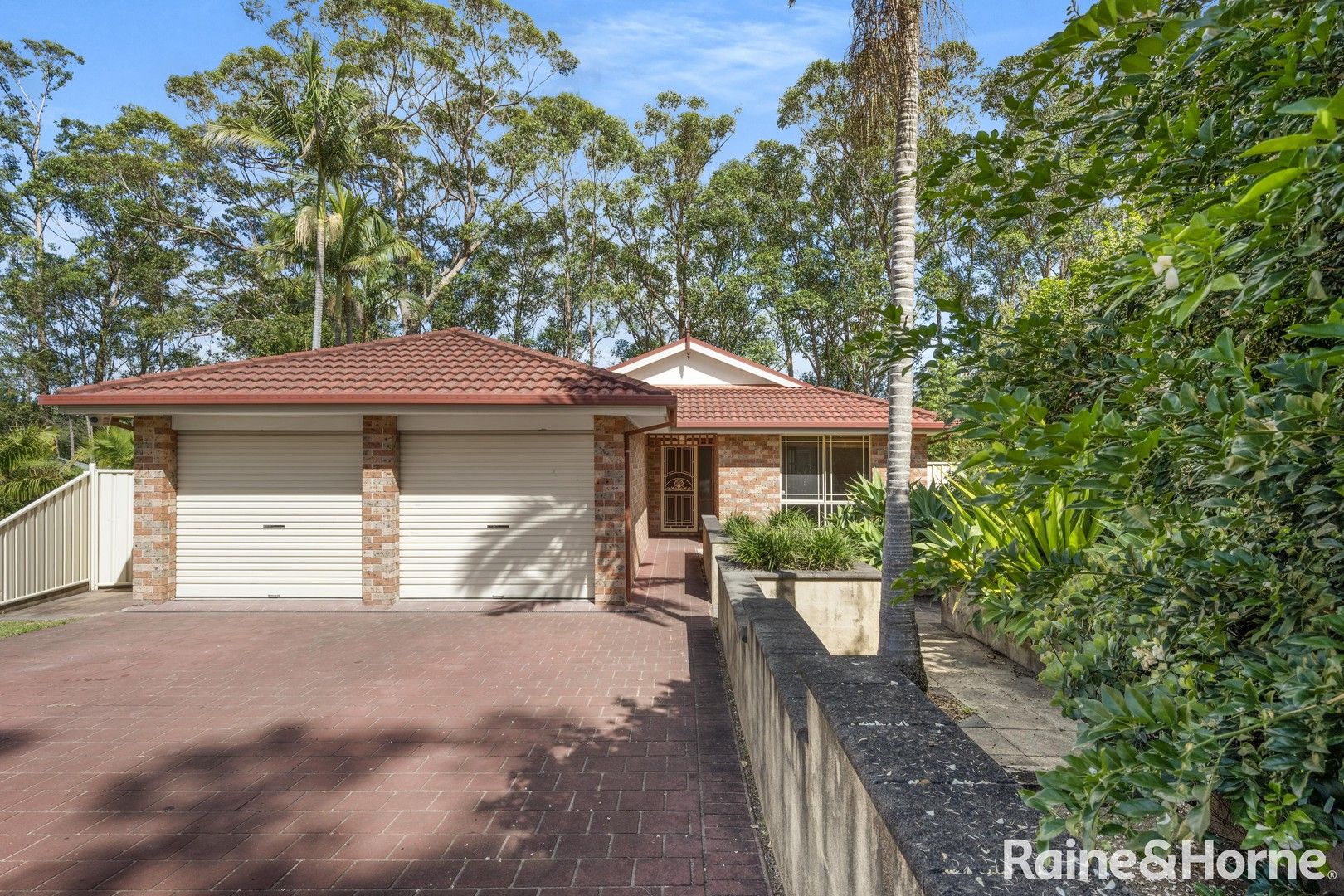 4 bedrooms House in 16 Olympic Drive WEST NOWRA NSW, 2541