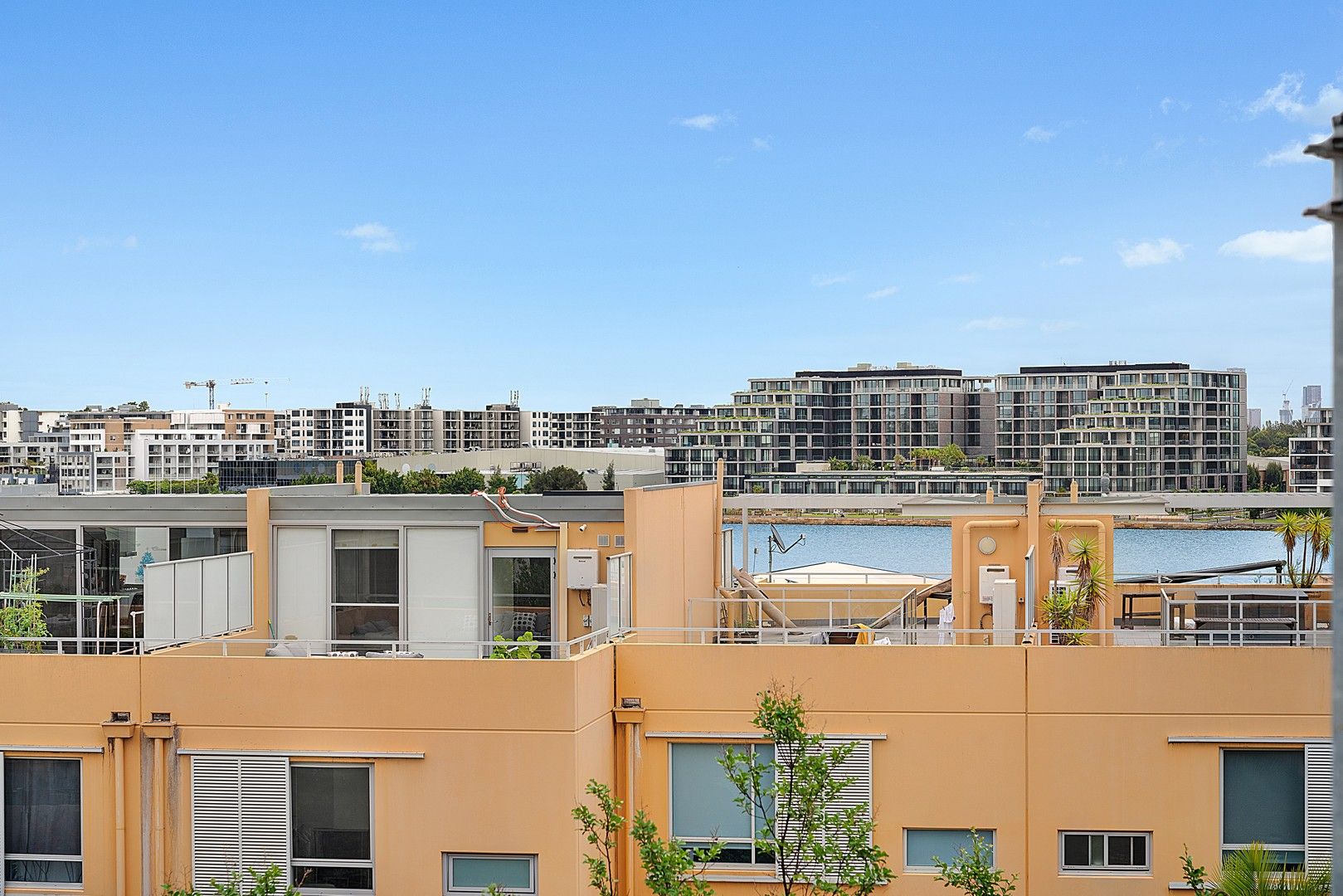4 bedrooms Apartment / Unit / Flat in 16 Marquet Street RHODES NSW, 2138