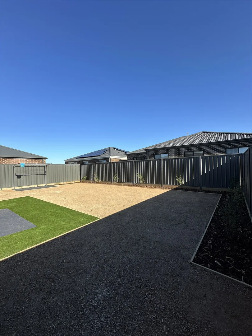 Additional image 13 of 10 Fangorn St, Clyde VIC 3978