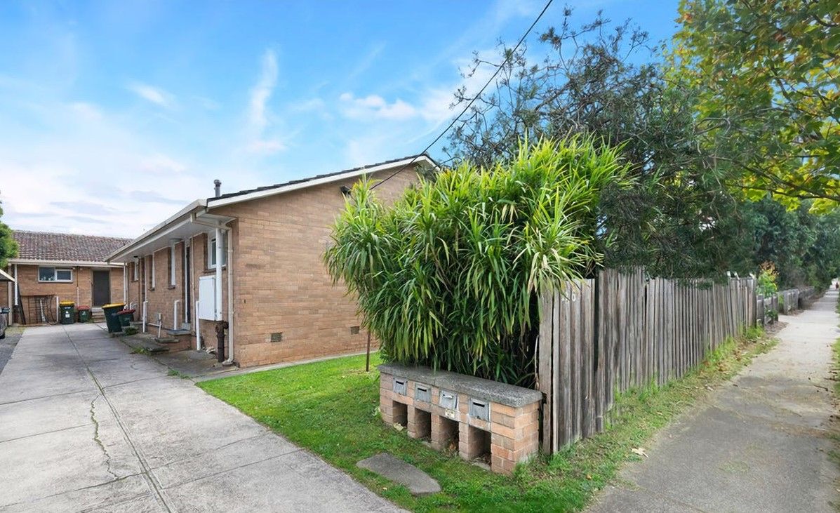 2 bedrooms Apartment / Unit / Flat in 2/126 Heatherdale Road MITCHAM VIC, 3132