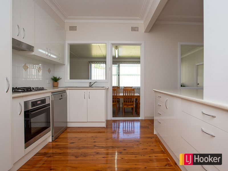 2 McRae Street, Hillvue NSW 2340, Image 1