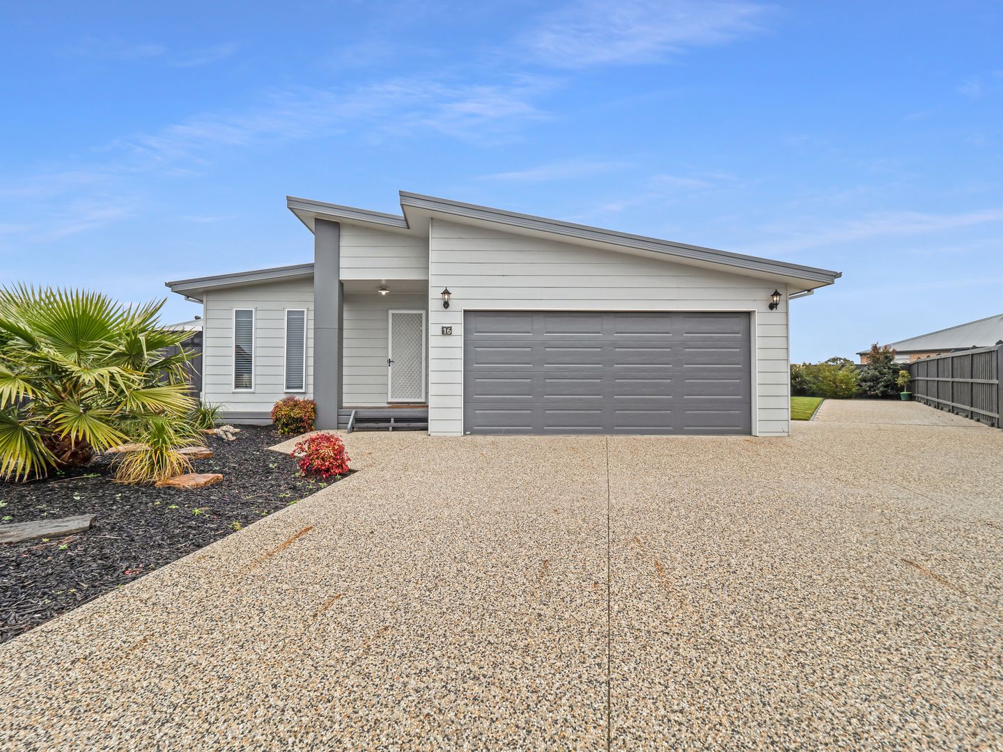 16 Pearl Court, Cowes VIC 3922