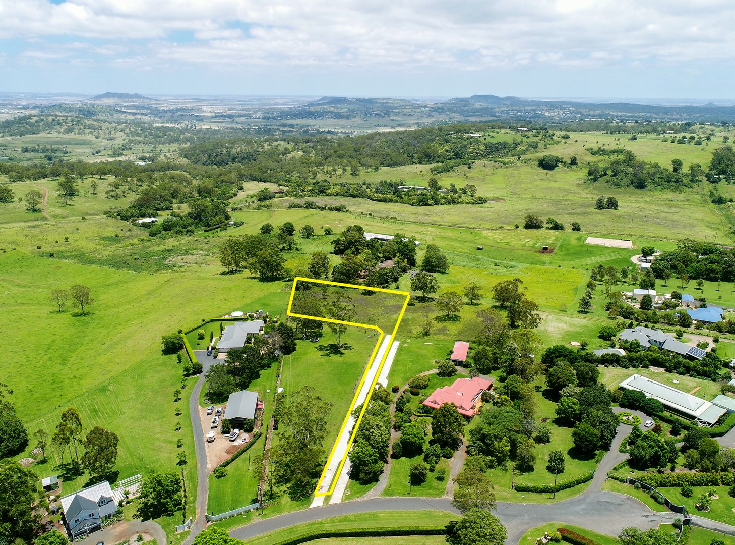 5B Kimberley Court, Blue Mountain Heights QLD 4350, Image 2