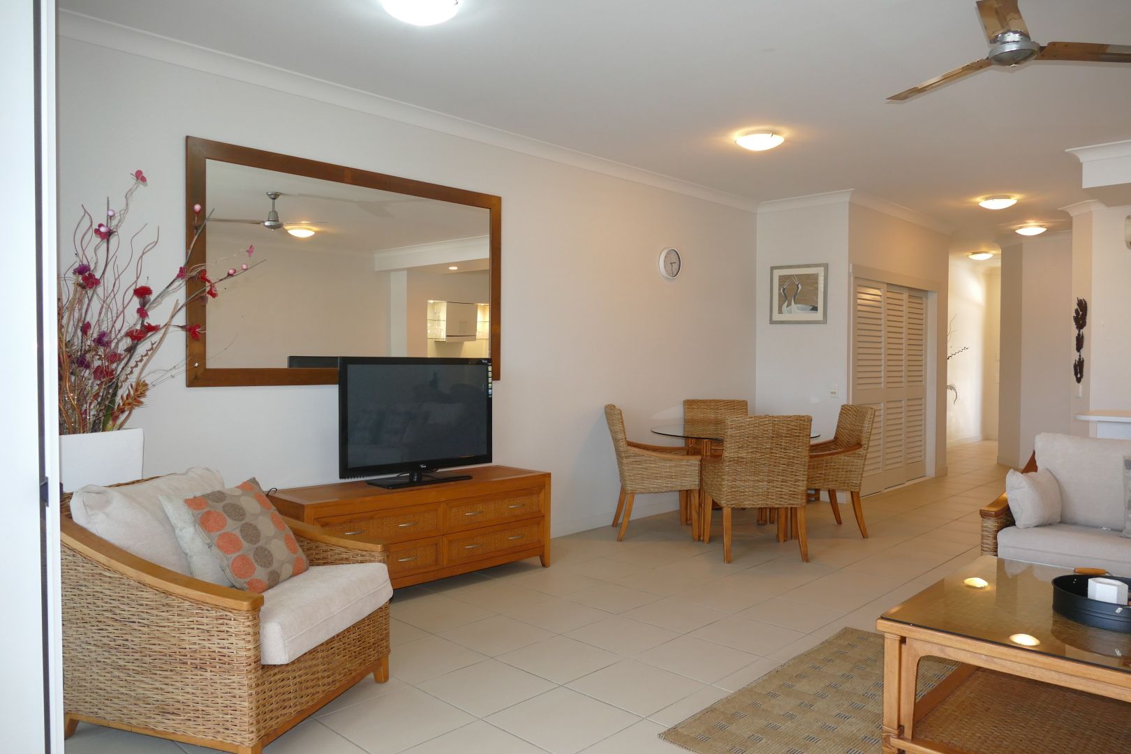 Unit 11/2024 Poinciana Bvd, Cardwell QLD 4849 Apartment For Rent