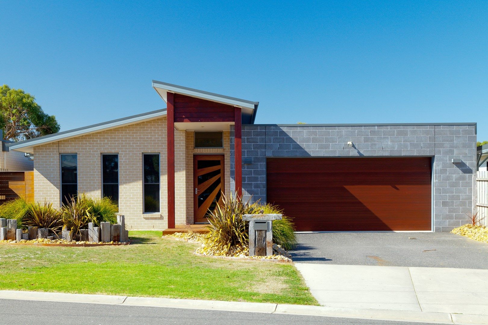 14 Cambridge Way, North Wonthaggi Property History & Address Research