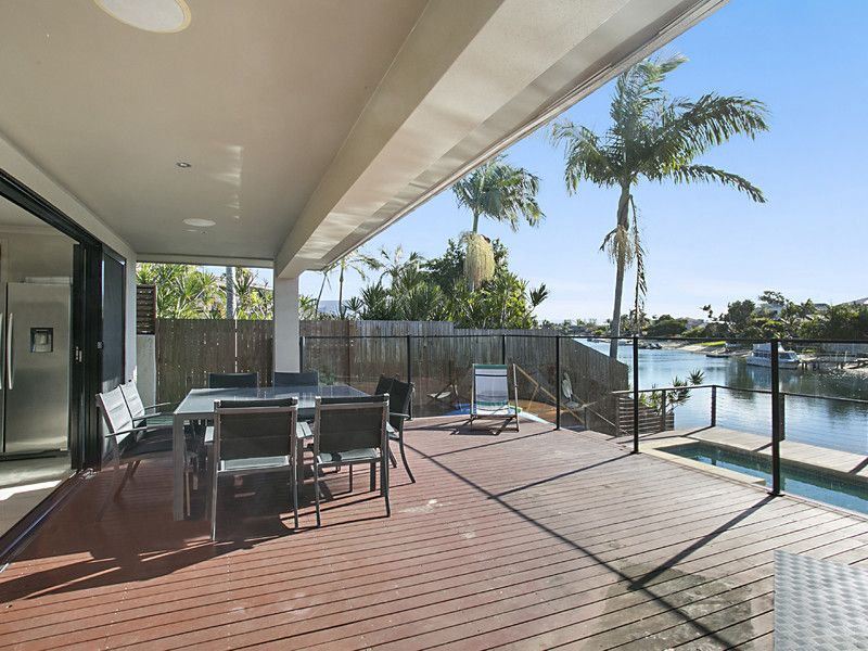 Broadbeach Waters QLD 4218, Image 2