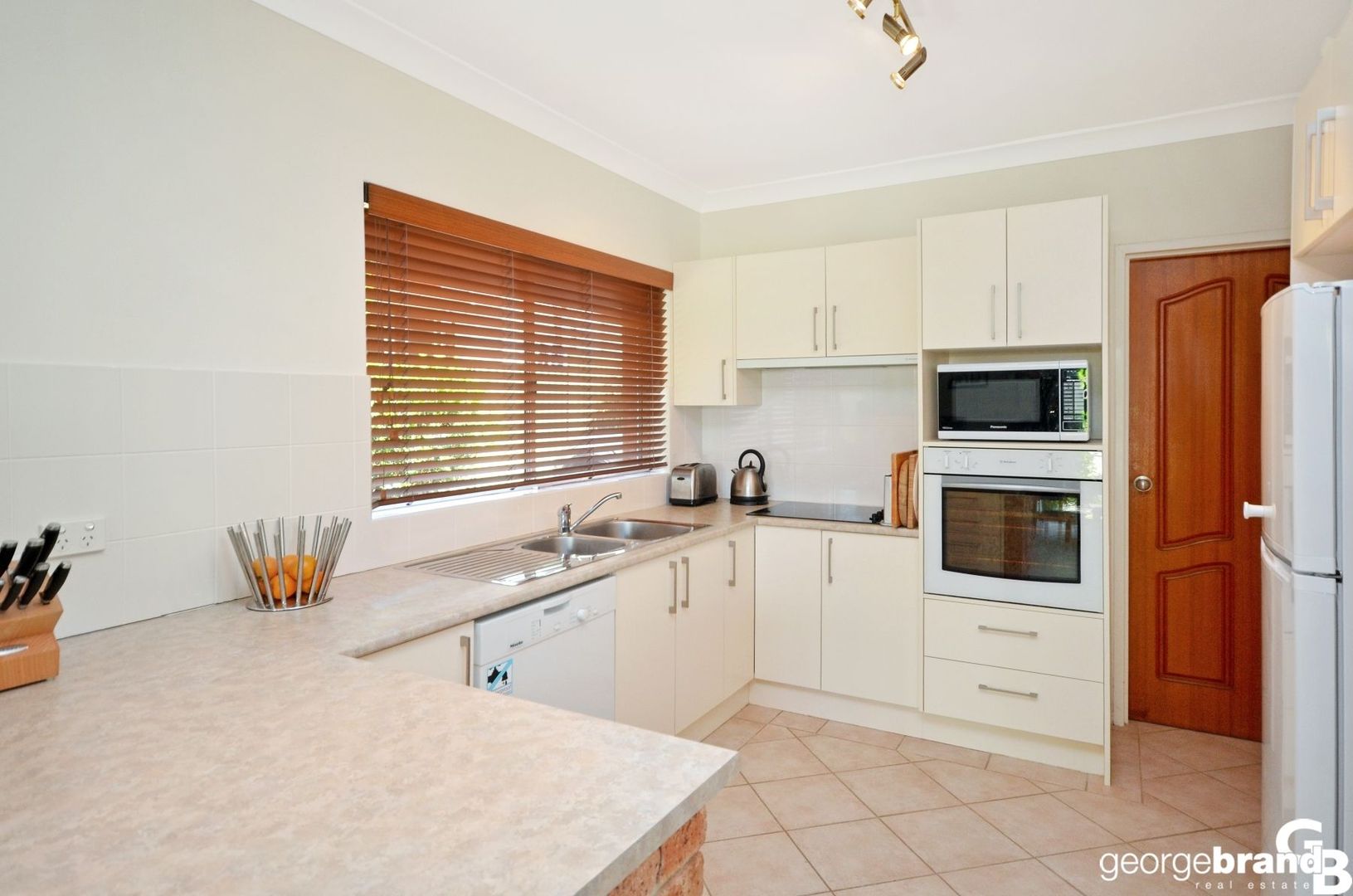 5/61 Avoca Drive, Avoca Beach NSW 2251, Image 2