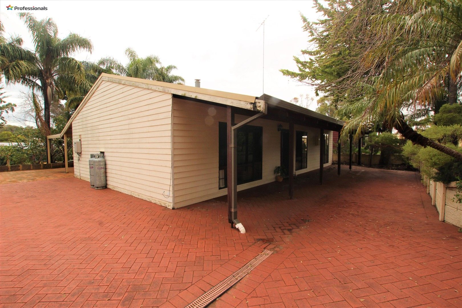 3 bedrooms House in 10 Waterway Rd PRESTON BEACH WA, 6215