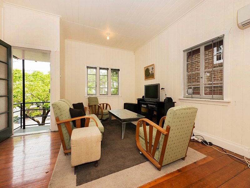 137 Fortescue Street, SPRING HILL QLD 4000, Image 2