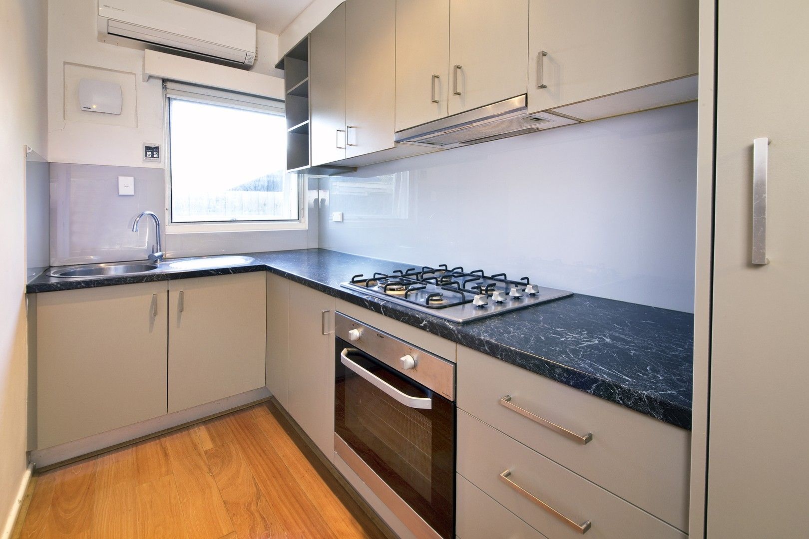 2 bedrooms Apartment / Unit / Flat in 3/46 Belsize Avenue CARNEGIE VIC, 3163