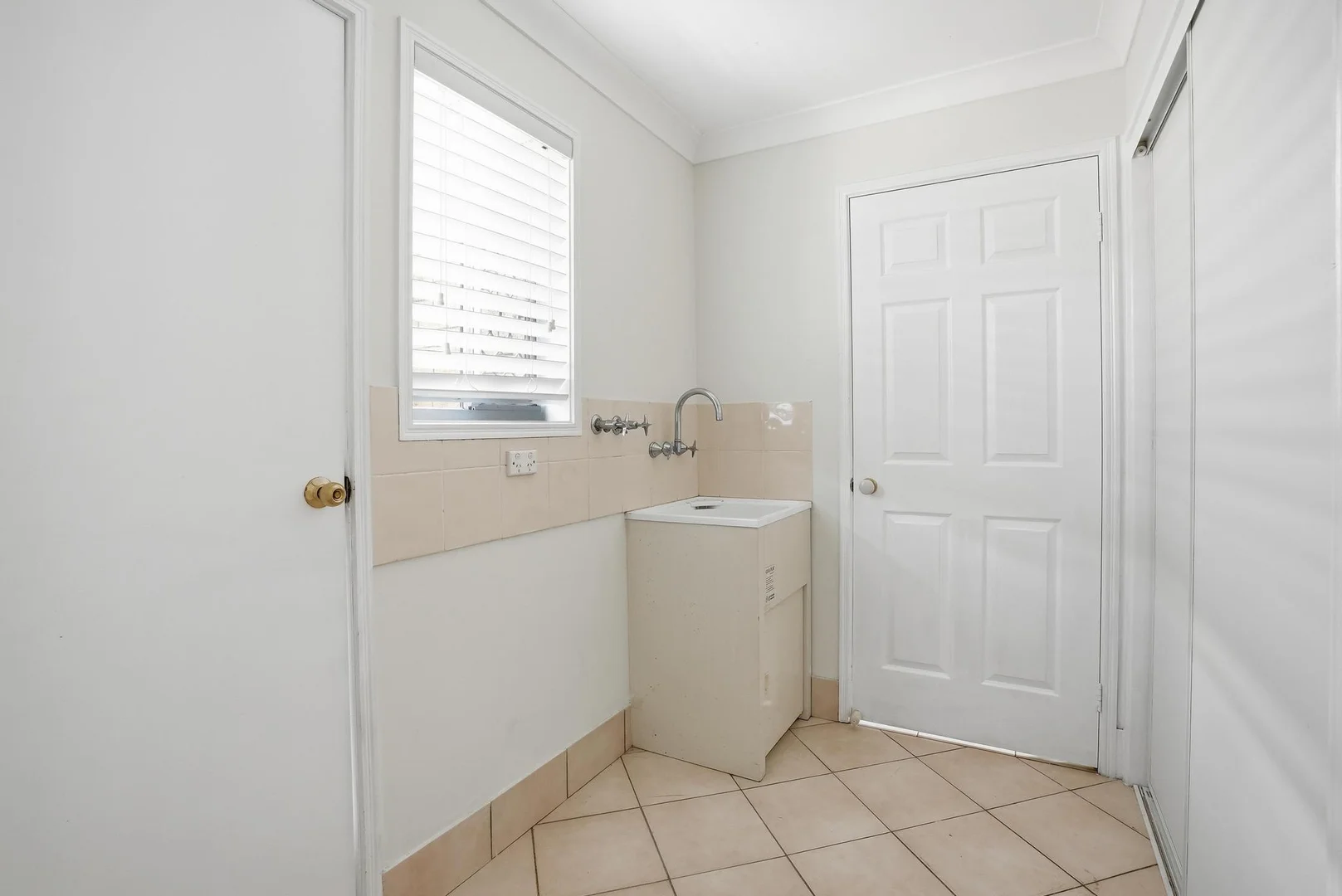 Additional image 17 of 28 Tussock Crescent, Elanora QLD 4221