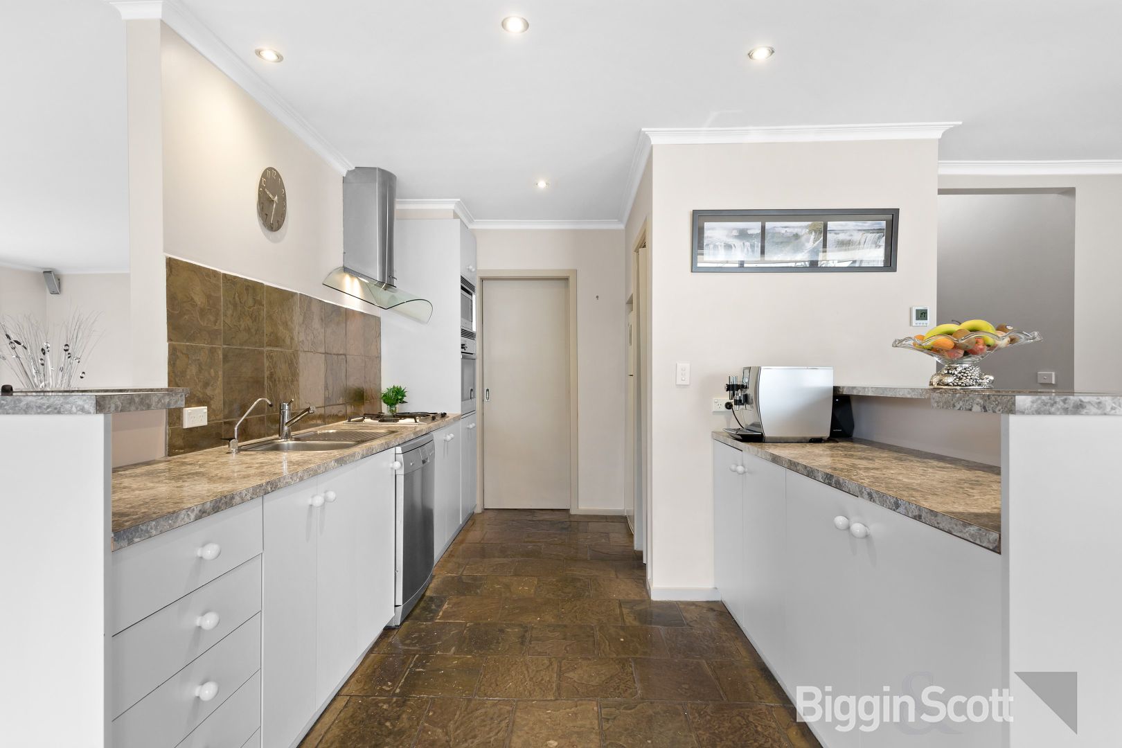 34 Brynor Crescent, Glen Waverley VIC 3150, Image 2