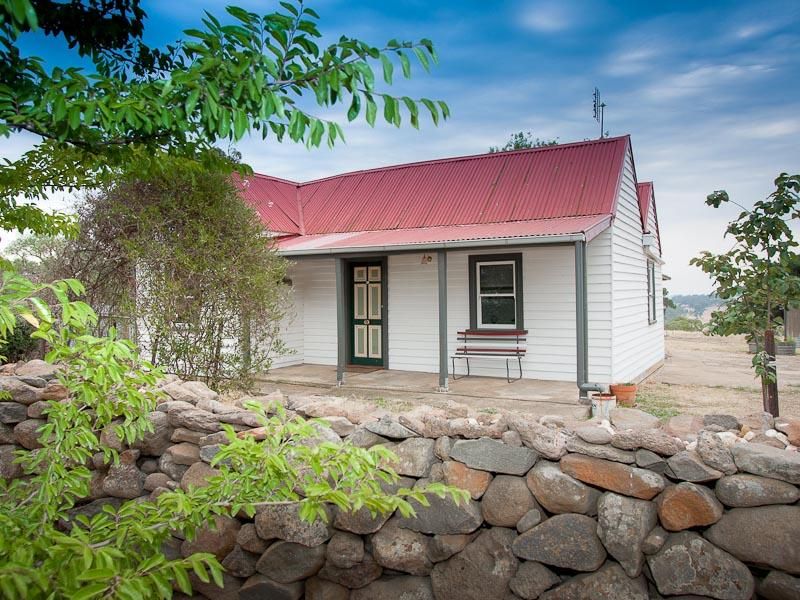 11 Clarke Street, REDESDALE VIC 3444, Image 0