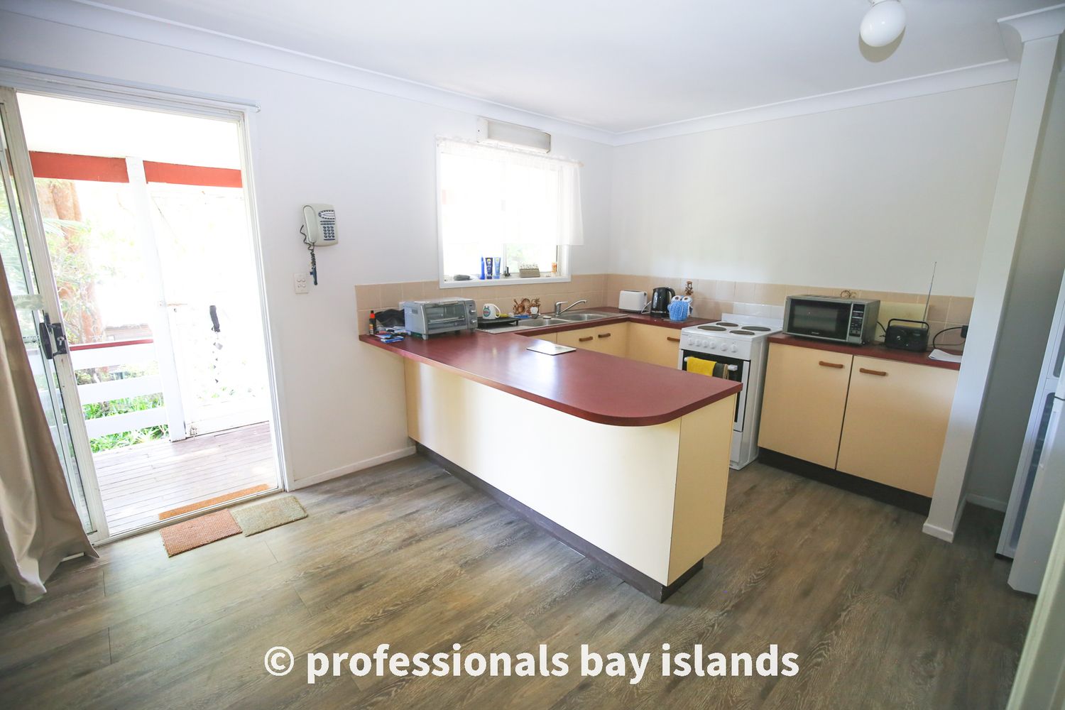 33 Halcyon Street, Lamb Island QLD 4184, Image 2