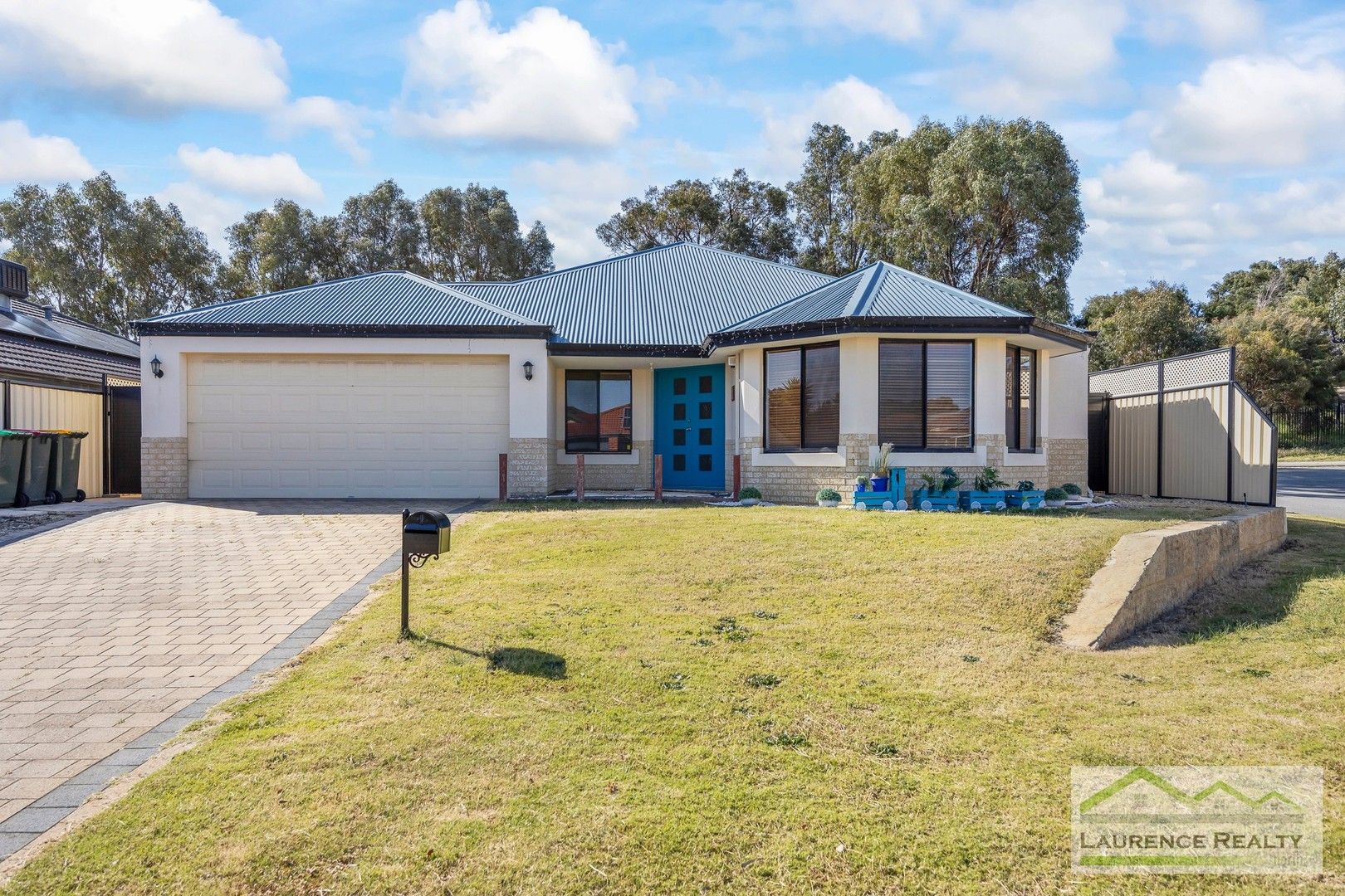 4 bedrooms House in 27 Vickery Loop CLARKSON WA, 6030