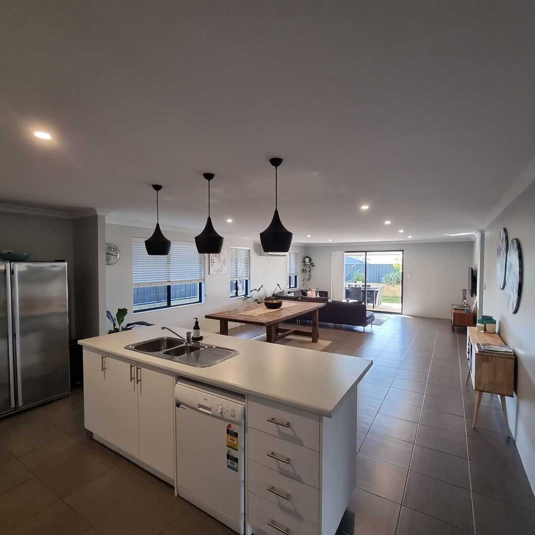 3 bedrooms House in 33 Cuddlepie Turn BANKSIA GROVE WA, 6031
