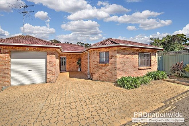 Picture of 4/53 Grove Avenue, NARWEE NSW 2209