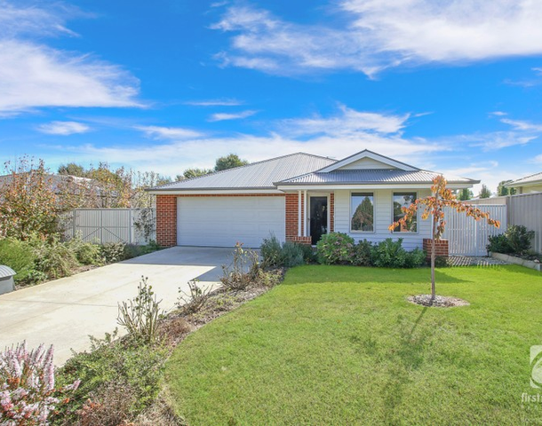 17 Mossgrove Way, Beechworth VIC 3747