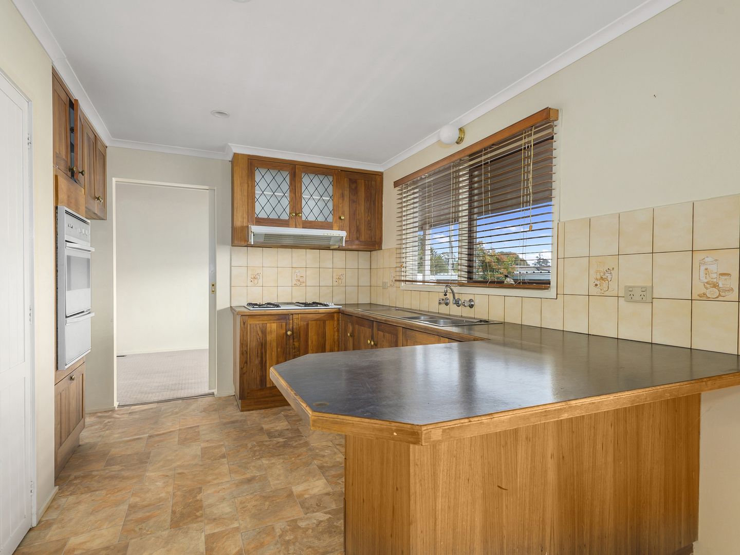 9 Anne Road, Woodend VIC 3442, Image 2