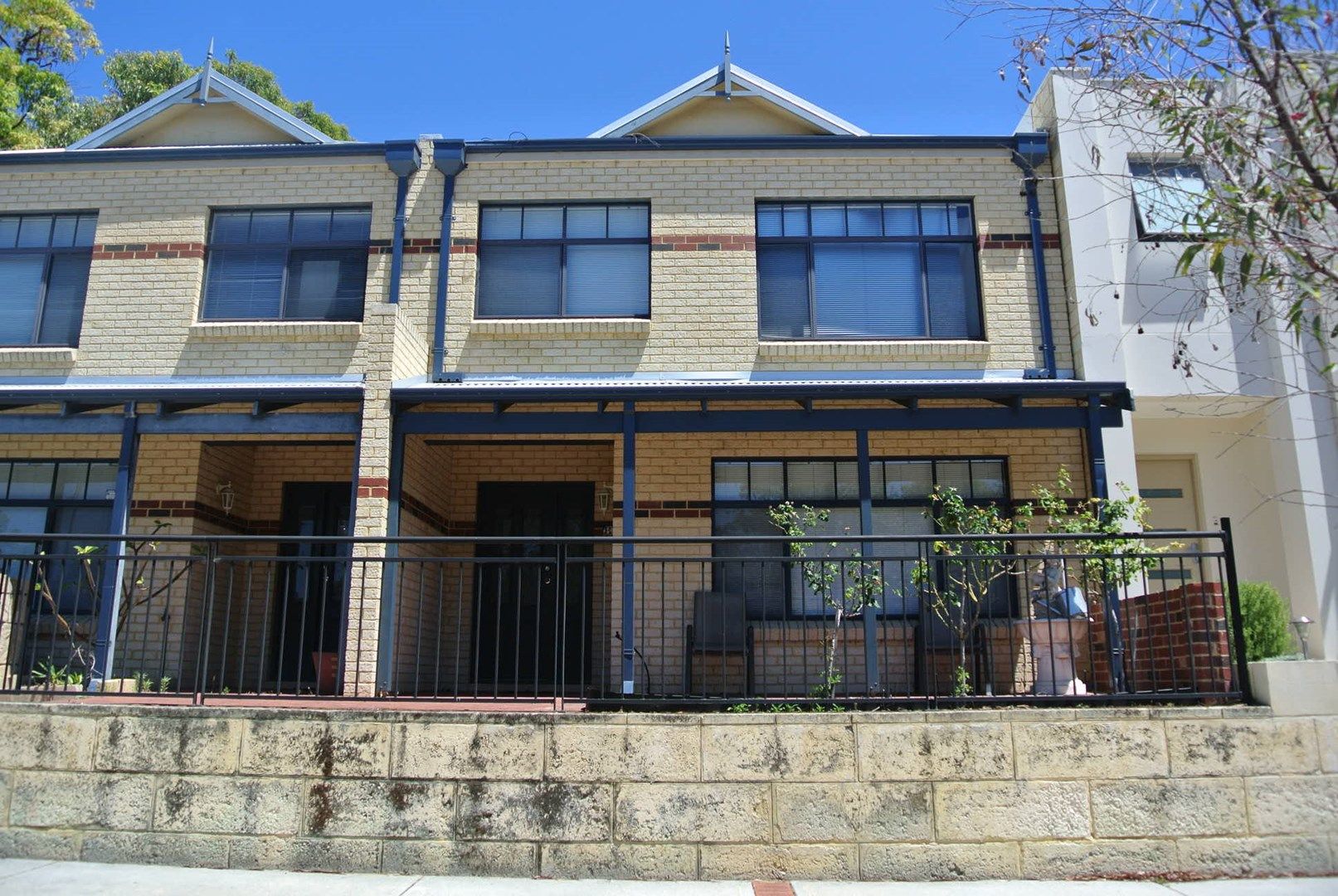 1 bedrooms House in 27B/2 Lakeside Dve JOONDALUP WA, 6027