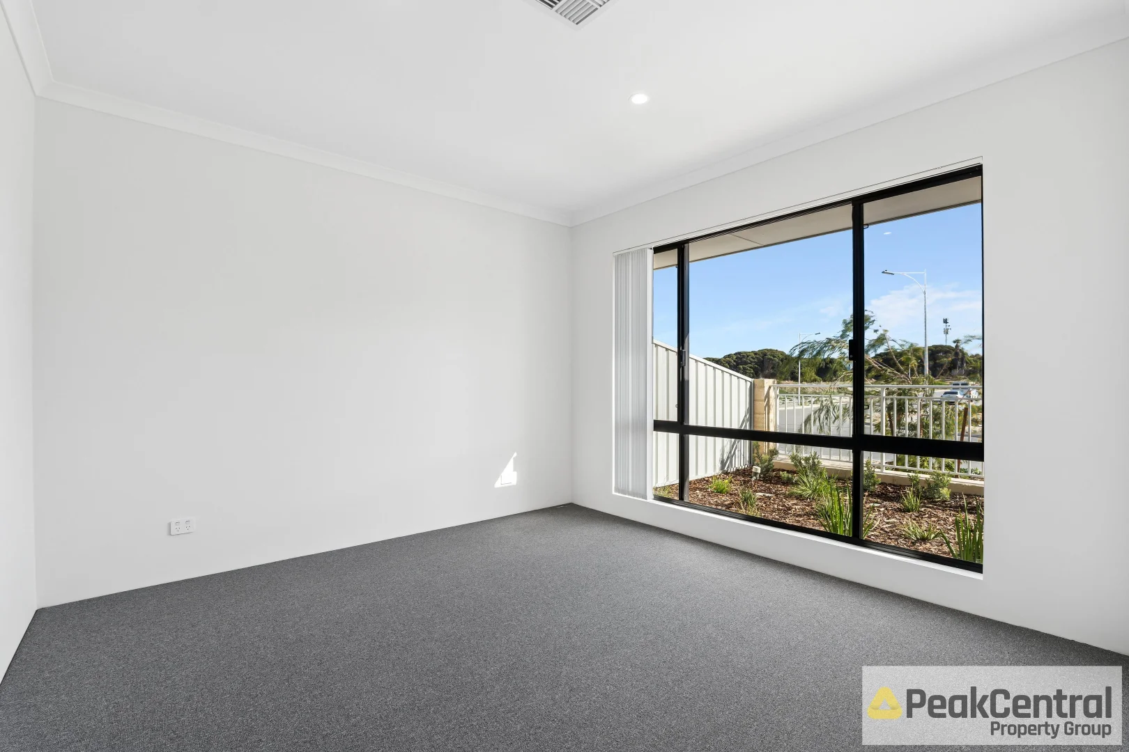 Additional image 2 of 33 Azzurra Loop, Two Rocks WA 6037