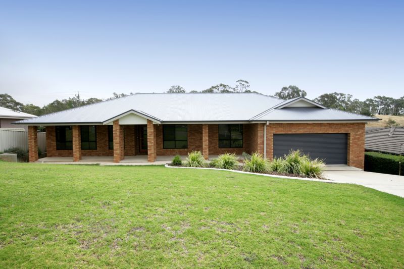 118 Kaloona Dr, Bourkelands NSW 2650, Image 0