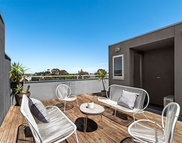 4/104 Barkly Street, St Kilda VIC 3182