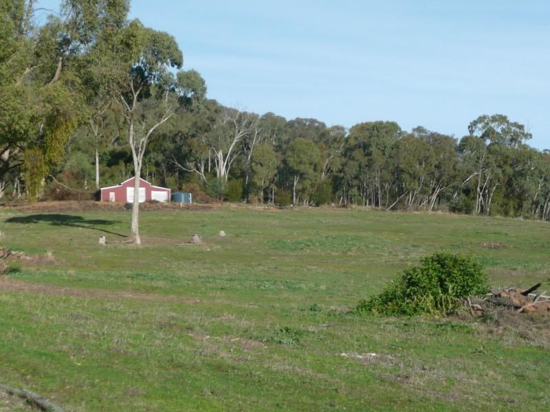 383 Nug Nug Road, Buffalo River VIC 3737, Image 2