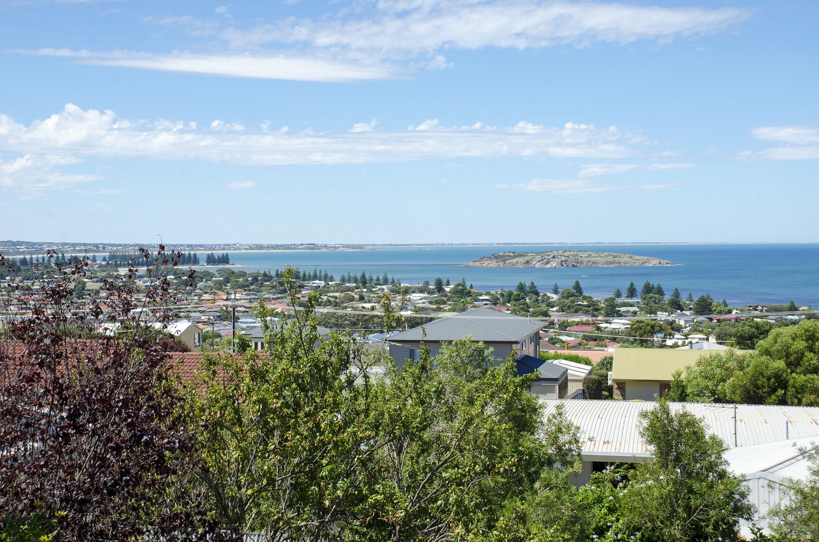 38 White Crescent, Encounter Bay SA 5211, Image 2