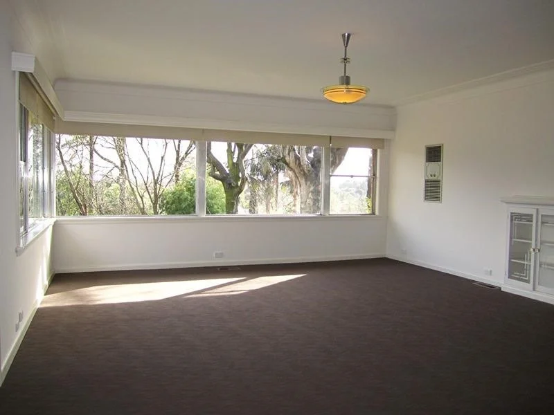 21 St Hubert Road, Ivanhoe East VIC 3079 - House For Rent | Domain